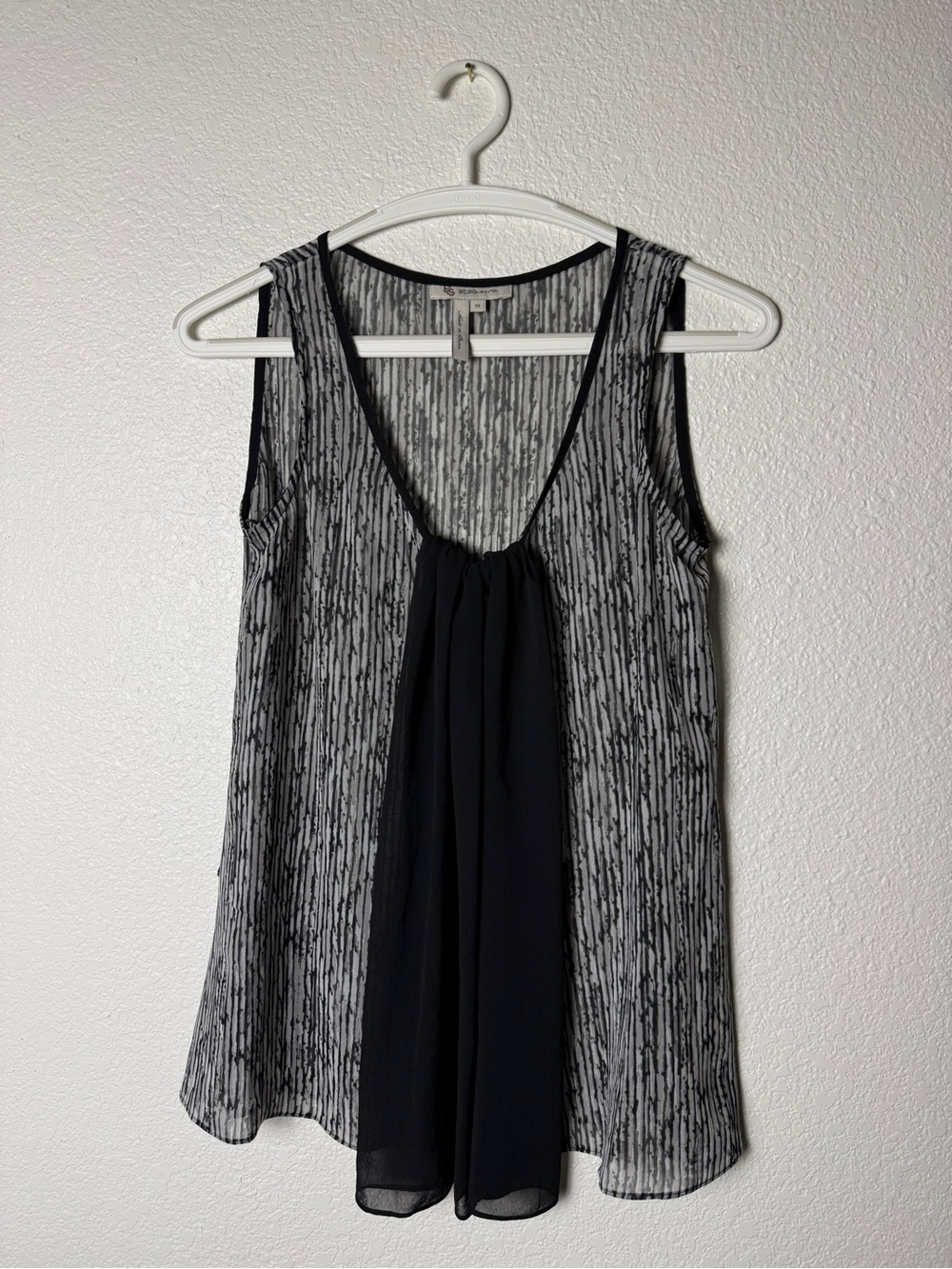 BCBGeneration women’s Sleeveless Black & White Patterned Chiffon Blouse XS